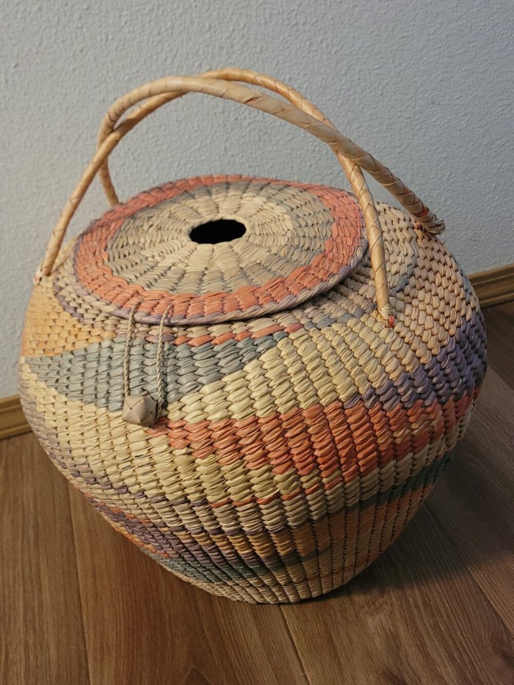 Beautiful Woven Basket w/Lid